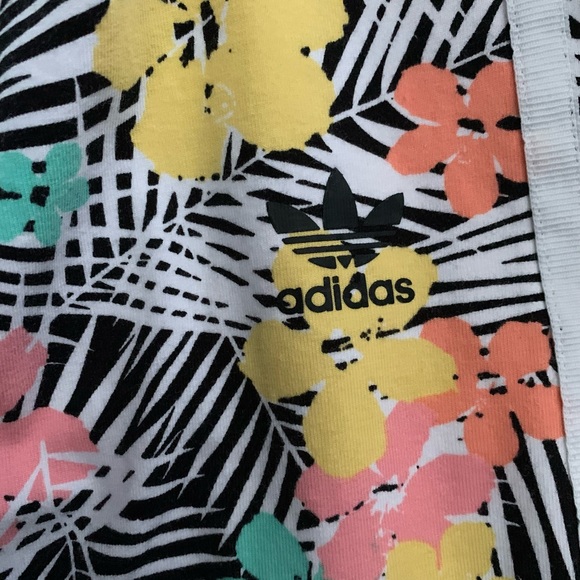 ADIDAS 🤗 - Picture 2 of 3